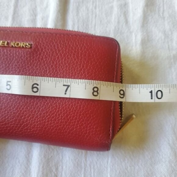 Michael Kors Red Zip‎ Wallet - Picture 9 of 10